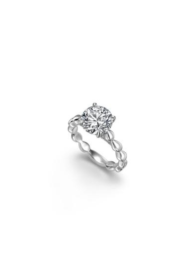 英皇珠寶Heartbeat系列18K白色黄金钻石戒指 圆形钻石，共重约2.65克拉