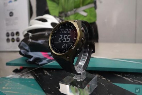 卡西欧首款智能手表WSD-F10亮相CES 2106(图源