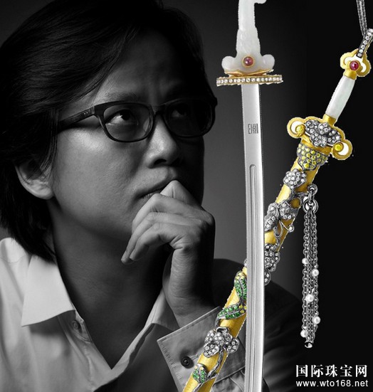 著名华裔珠宝设计。曾分别于法国巴黎及加拿大渥太华攻读艺术及工商管理。毕业后