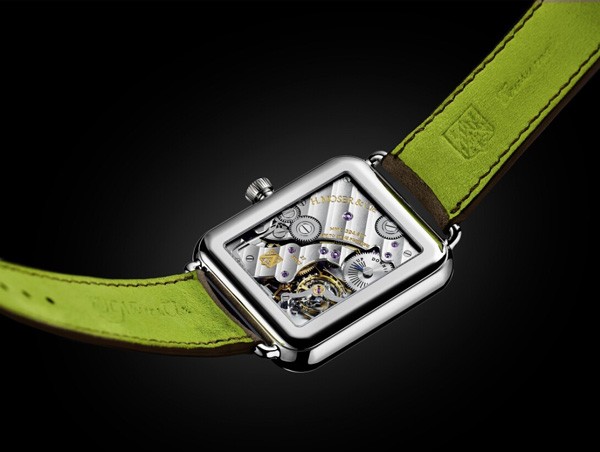 亨利慕时推出Swiss Alp Watch 智能腕表