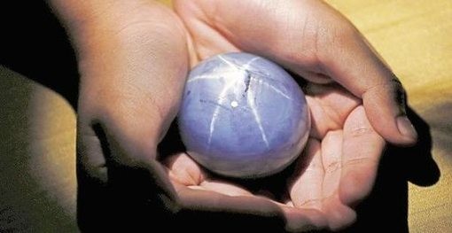 全球最大的斯里兰卡蓝宝石“亚当之星”被一名匿名买家买下