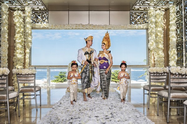穆丽雅酒店、穆丽雅度假村及别墅隆重推出巴厘岛皇室婚礼