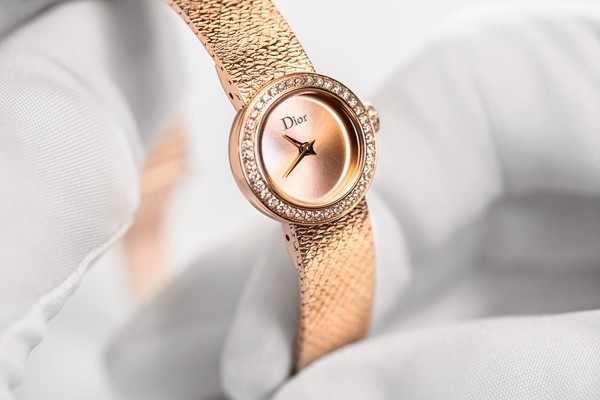迪奥La D de Dior Satine腕表 超越了技术上的限制