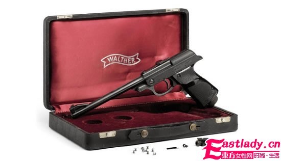 007电影中沃尔特气手枪拍出预估15倍高价