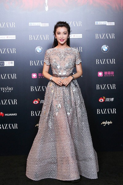 李冰冰佩戴宝齐莱名表品牌腕表亮相芭莎慈善夜