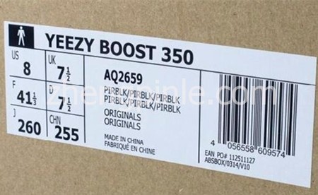 正品阿迪达斯Yeezy椰子鞋的包装纸盒侧面标签