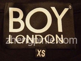 英国BOY LONDON的领标