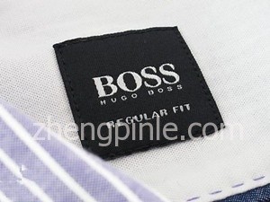 休闲款Hugo Boss衬衫的领标