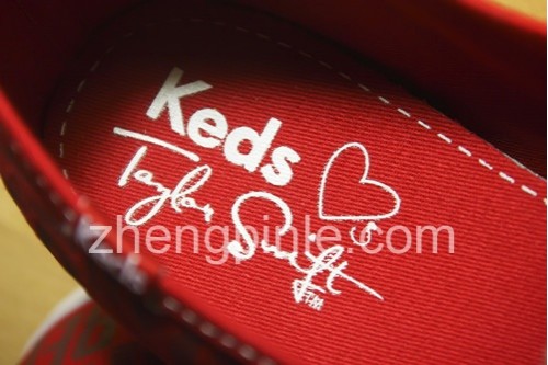 Keds?s Taylor Swift字样