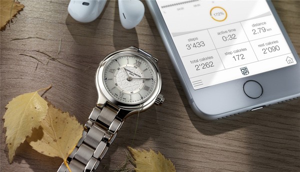 康斯登传统瑞士智能腕表系列推出更新版本
