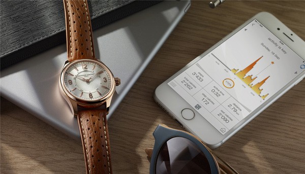 康斯登传统瑞士智能腕表系列推出更新版本