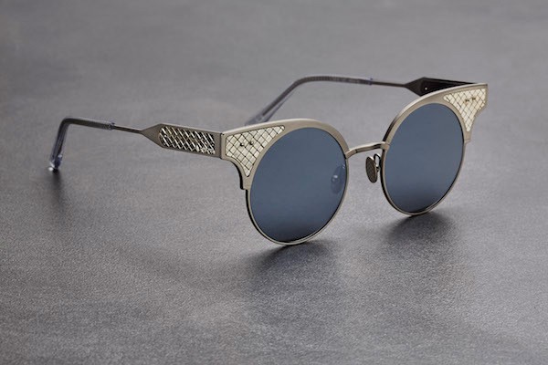 Bottega Veneta推出一款名为BV15的女士限量版太阳眼镜