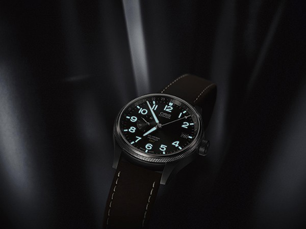 豪利时2017款大表冠飞行员GMT腕表与计时码表问