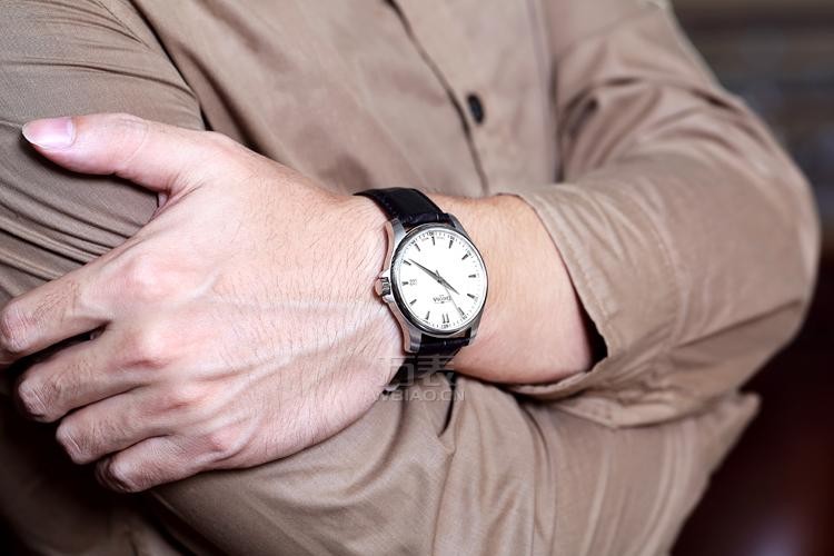 手表戴在哪只手？手表怎么戴对手表本身有影响吗？